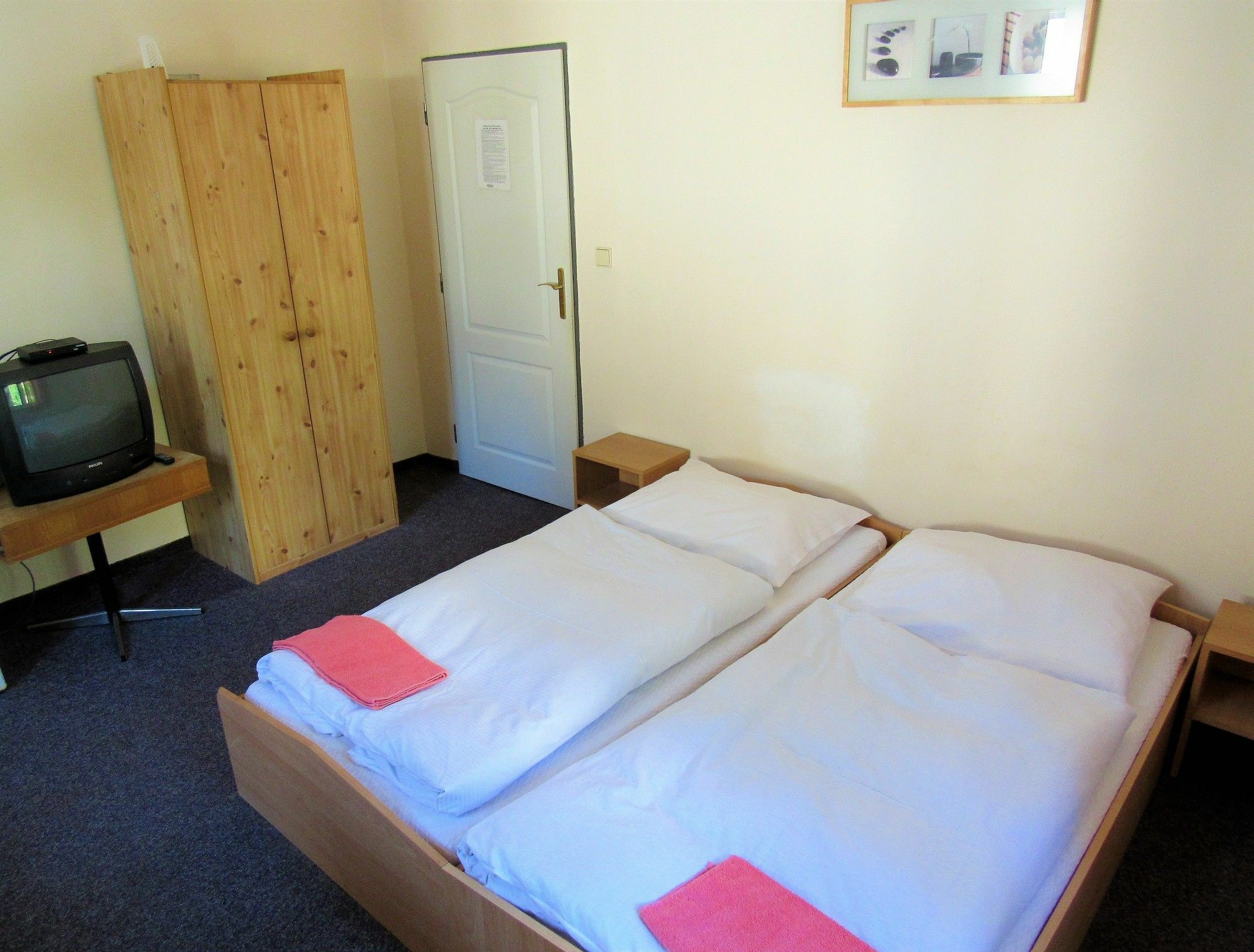 Hostel Milano Mariańskie Łaźnie Zewnętrze zdjęcie
